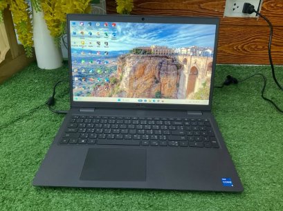 Notebook Dell Latitude 3520 มือสอง มาพร้อม Intel Core i5-1135G7 จอขนาด 15.6 รับประกันเป็นระยะเวลา 3 เดือน