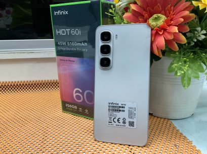 INFINIX HOT60i (4G) Ram8GB/Rom256GB HelioG81 จอ 6.7  IPS 120HZ  เเบต 5160mAh กล้องหลัก 50MP ประกันศูนย์ 1 ป๊