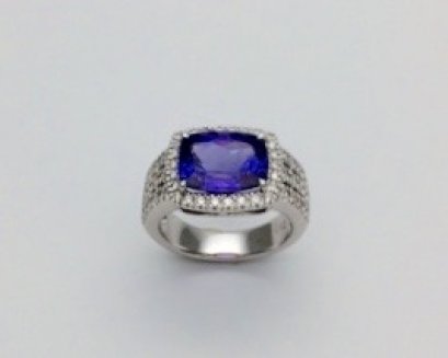 Tanzanite and Diamonds Ring