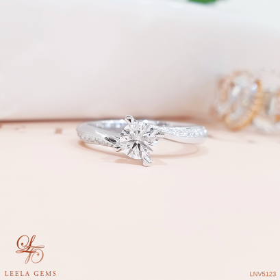 แหวนหมั้นเพชร