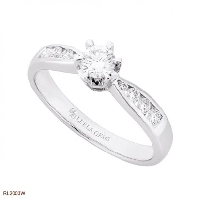 แหวนหมั้นเพชร