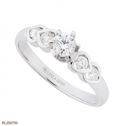 แหวนเพชรน้ำร้อย