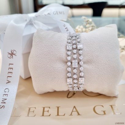 สร้อยข้อมือสามสาย