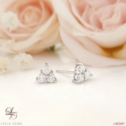 ต่างหูเพชรติดหู