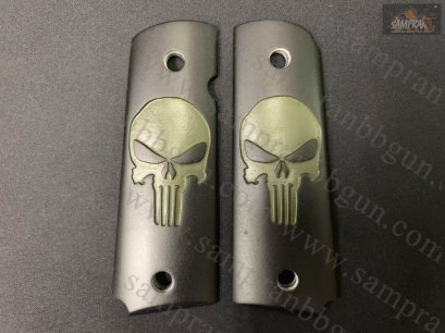 ประกับปืน ด้ามปืนแต่ง ลายหัวกะโหลก สำหรับปืน M1911 หรือ 11 มม สีดำเขียว