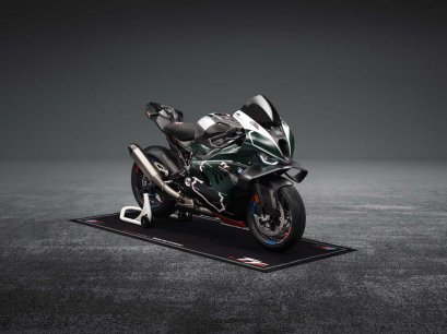 BMW M 1000 RR Limited Edition Isle of Man TT | เมื่อสนามแข่งเก่าแก่ที่สุดแห่งหนึ่งของโลก ถูกถ่ายทอดลงบนมอเตอร์ไซค์ M เพียง 115 คัน