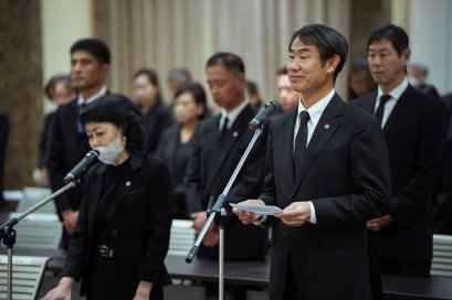 ตรีเพชรอีซูซุเซลส์ และกลุ่มตรีเพชร ร่วมถวายอาลัย สมเด็จบรมราชชนนีพันปีหลวง