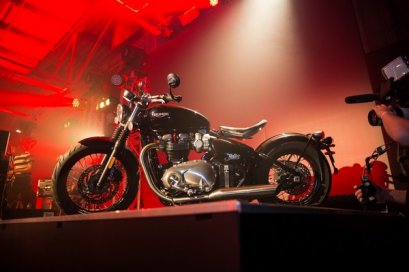 เปิดตัวครั้งแรกในโลก “ไทรอัมพ์ บอนเนวิลล์ บอบเบอร์” ในงาน “Reveal Race Party”