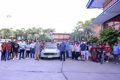 สวนนงนุช วินเทจคาร์ พาเหรด  ขับรถโบราณ ชมสวนสวยระดับโลก