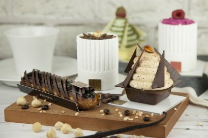 "The Magnificent" เค้กสูตรฝรั่งเศส 5 ดีไซน์ 5 รสชาติ สไตล์ Fruity & Creamy