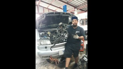 เอกพล สุกุ (หมู) เจ้าของอู่ Friendes Garage ช่างที่ไม่ยอมหยุดยั้งการพัฒนาฝีมือของตนเอง