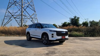 ปลั๊กอินไบริดตัวแรกของค่าย..ขับดีพอตัว..อ็อฟชั่นเกือบเต็ม