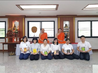 ถวายปัจจัยเพื่อเป็นอาจาริยบูชา ณ วัดญาณเวศกวัน