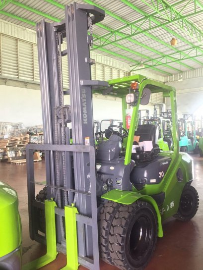 FORKLIFT DIESEL 3,000 KG ( มือสอง ) สนใจติดต่อ TEL.021019415