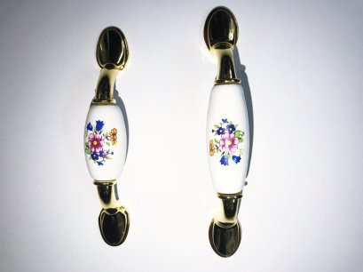 มือจับเซรามิคลายดอกไม้ขาบัว 96 มม.