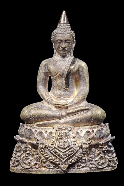 พระกริ่งพุทธศิลป์  ๙ ทศวรรษ หลวงพ่อโสธร เนื้อเงินพ่นทราย(ขัดเงาเฉพาะจุด) ในชุดทองคำ หมายเลข 8 (โชว์)