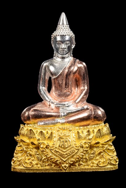 พระกริ่งพุทธศิลป์  ๙ ทศวรรษ หลวงพ่อโสธร เนื้อเงินชุบสามกษัตริย์ หมายเลข 335 (โทรถาม)