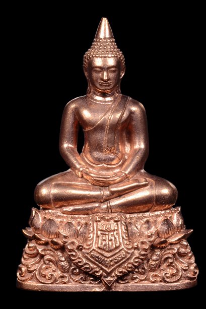 พระกริ่งพุทธศิลป์  ๙ ทศวรรษ หลวงพ่อโสธร เนื้อทองแดงผิวไฟ ในชุดทองคำ หมายเลข 99 (โชว์)