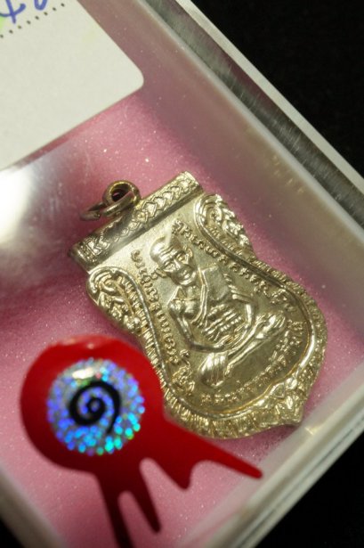 ***แชมป์ชนะเลิศที่ 1***เหรียญรุ่น 3 พิมพ์เสมา ปี 2504 เนื้ออัลปาก้า บล็อคเงินลงยา (โชว์)