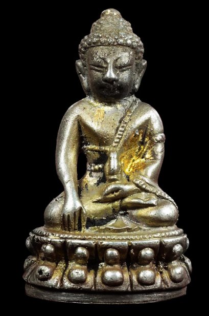 พระกริ่งญาณวิทยาคม 2 เนื้อเงินหล่อดินไทย  หมายเลข 12  สร้างน้อย หายาก(โทรถาม)