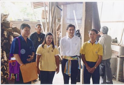 คุณ อภิสิทธ์ เวชชาชีวะเยื่ยมชมกลุ่มวิสาหกิจฯ