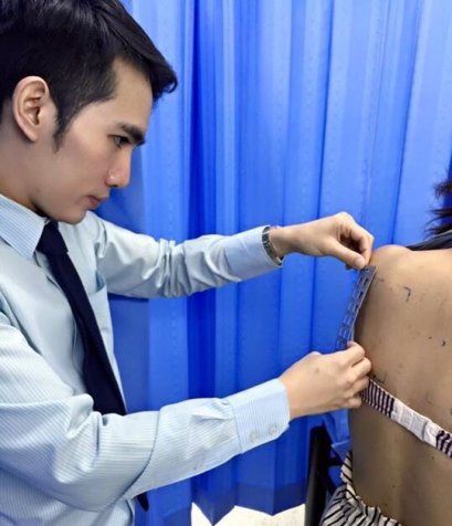 การทดสอบภูมิแพ้ผิวหนังชนิดผื่นแพ้สัมผัส คือ วิธีปิดสารทดสอบบนผิวหนัง หรือ Patch Test 