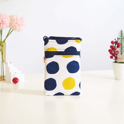 กระเป๋าสะพายมือถือ ลายจุดเหลืองกรม