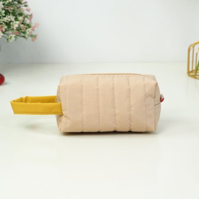 กล่องดินสอกลาง สีอัลมอลด์ (หูจับสีเหลือง)