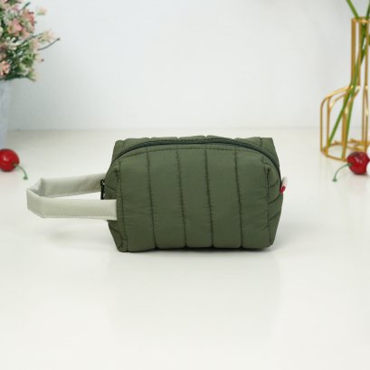 กล่องดินสอกลาง สีเขียวมะกอก