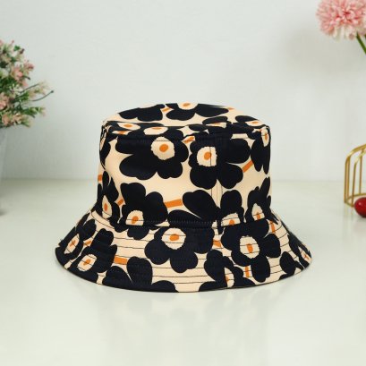 หมวกบักเกต ลายดอกดำพื้นเบจ