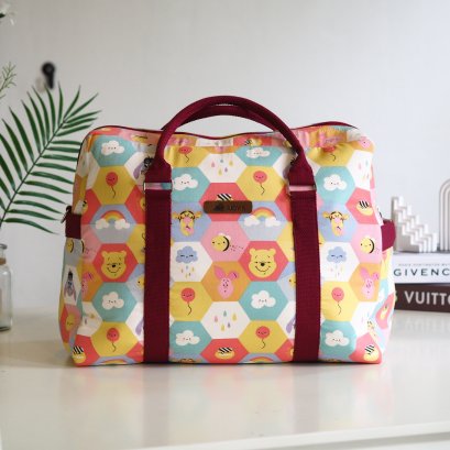 CARRYON ลายหมีพูรังผึ้ง