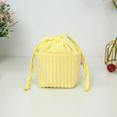 ลูกเต๋าจิ๋ว (คัพเค้ก) ลูกฟูกเล็ก สีเหลืองอ่อน