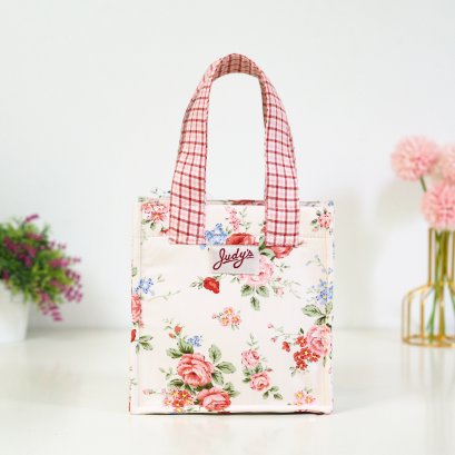 มาการอง ลายช่อมาลีชมพูครีม