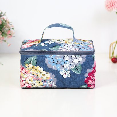 เครื่องสำอางหมอจัมโบ้ ลายดอกไฮเดรนเยีนพื้นเทา