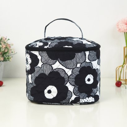 คสอ.หมอทรงไข่ ลายดอกดำใหญ่จุดพื้นครีม