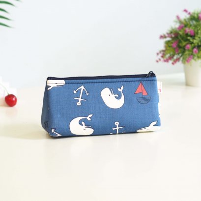 กระเป๋าเครื่องสำอางสามเหลี่ยม ลายโลมาสมอ