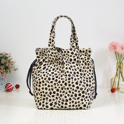 ปากรูดกลางสะพายยาว ลายลูกฟูกดอกโคลเวอร์ดำครีม