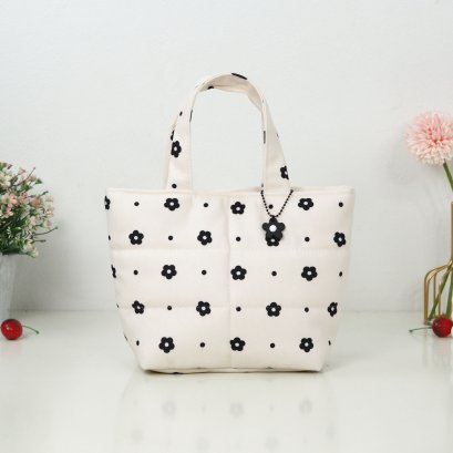 ถือMปากกระดุม ผ้าลูกฟูก ดอกกูลิโกะครีม