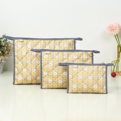 กระเป๋าเครื่องสำอางสามอนงค์  ใบไม้เหลือง
