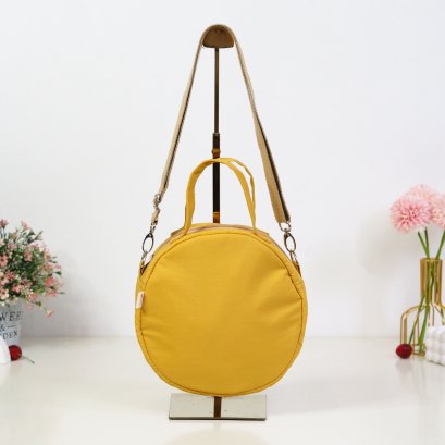 กระเป๋าวงกลม ผ้าไนลอน สีเหลืองมัสตาร์ด