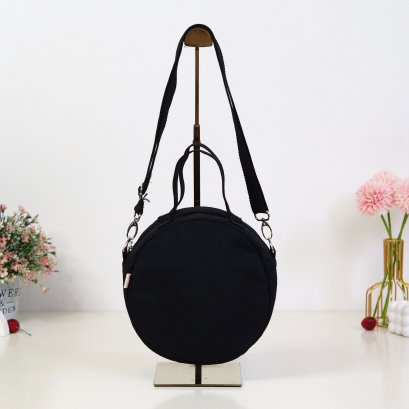 กระเป๋าวงกลม ผ้าไนลอน สีดำ