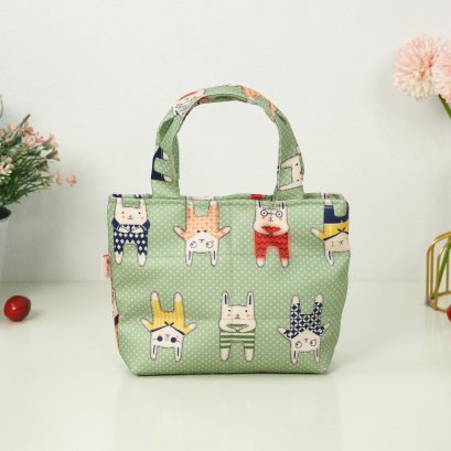 ถือจิ๋ว XS  ผ้ากันน้ำ กระต่ายหูยาวพื้นเขียว