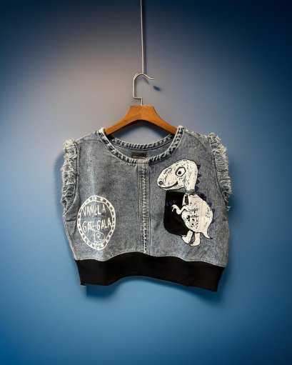 Ruay White Black Lining