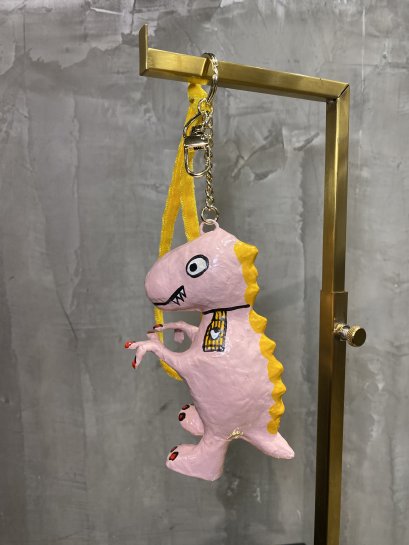 Ruay Standing Bag Charm