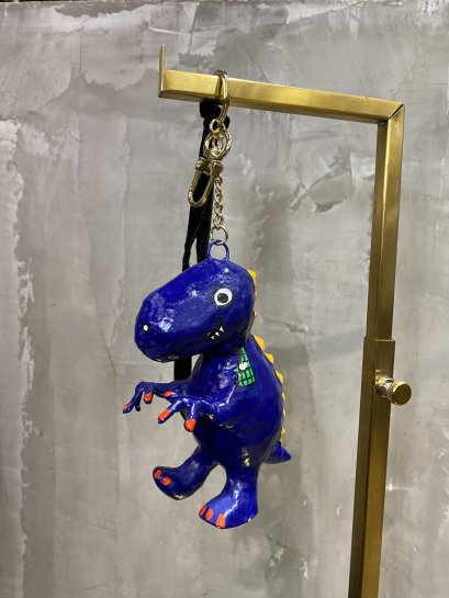 Ruay Standing Bag Charm