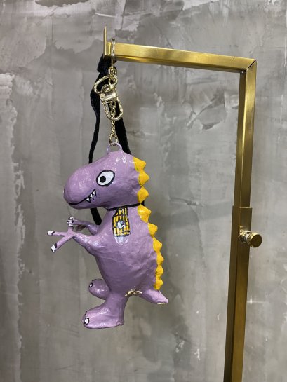 Ruay Standing Bag Charm