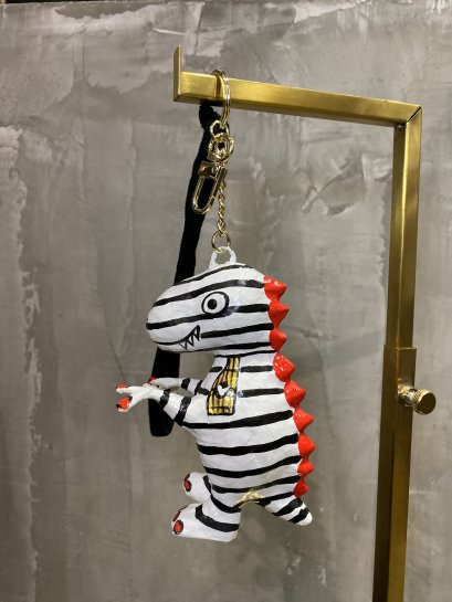 Ruay Standing Bag Charm