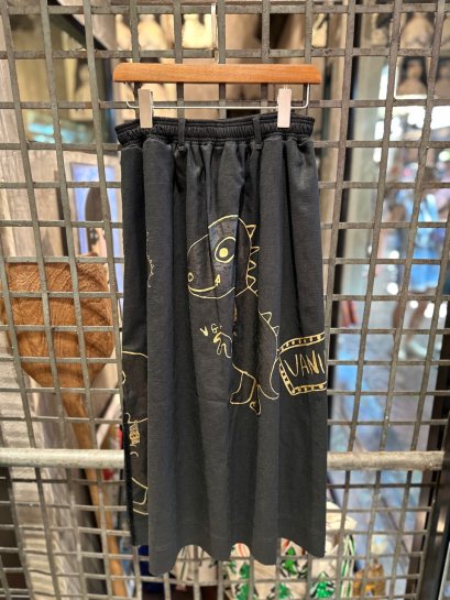 Ruay Gigantic in Gold Lining