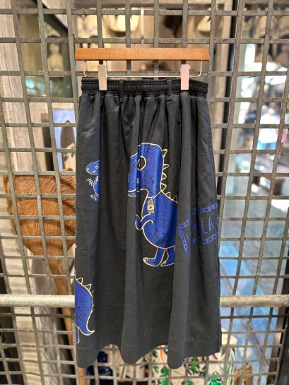 Ruay Gigantic in Navy Blue Gold Lining