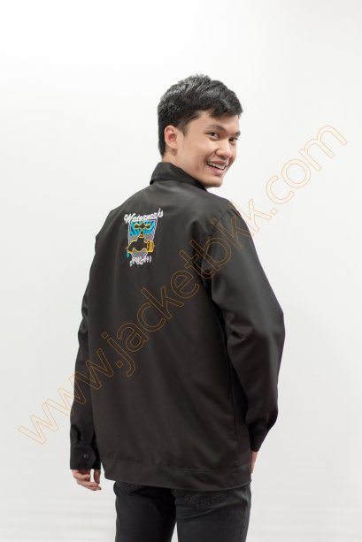 เสื้อแจ็คเก็ตผ้าคอมทวิวสีดำล้วน ปัก waterwork ด้านหลัง